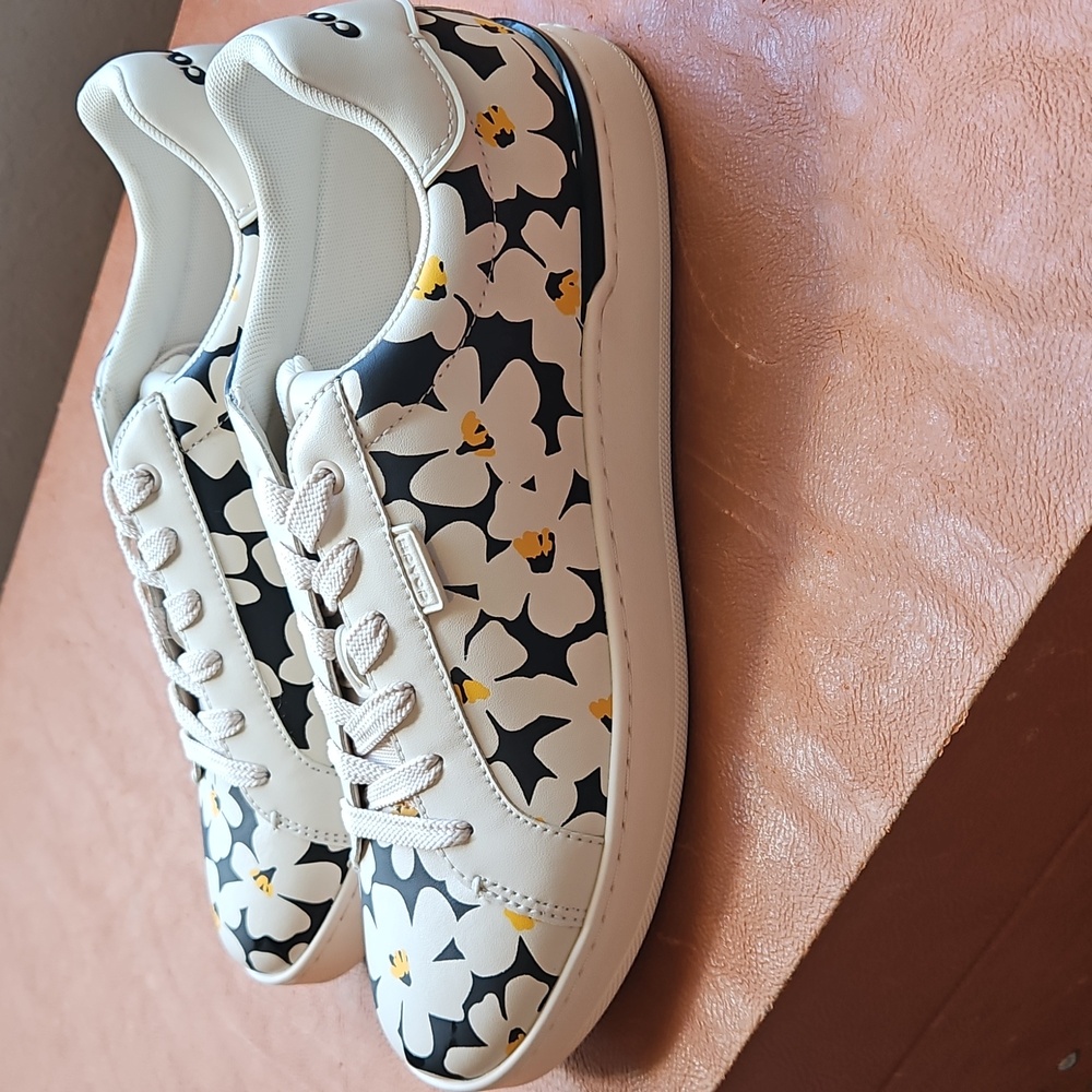 Coach Lowline Daisy Leather Sneakers, Size 11 - Picture 2 of 11